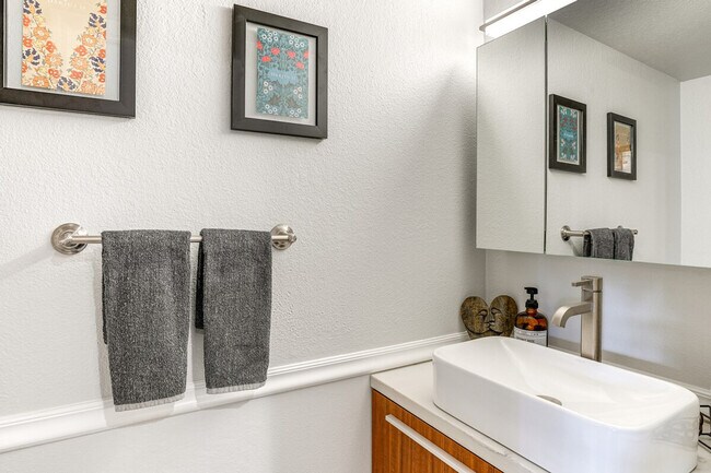 Building Photo - 46 Belvedere Ct