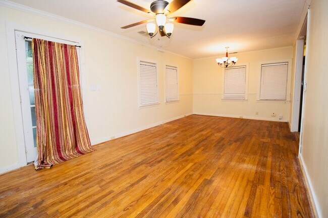 Building Photo - 3 Bedroom, 2 Bathroom in the Forest Acres Area - Available July 2026!