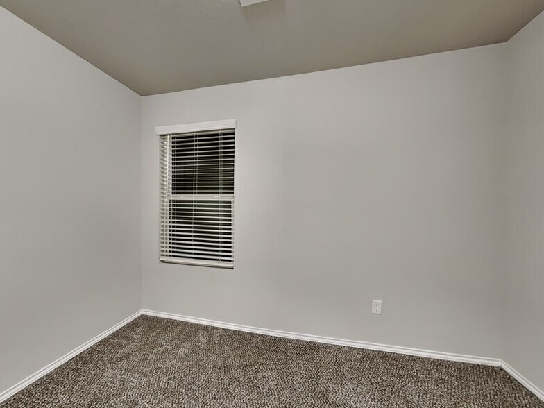 Building Photo - 11545 NW 100th St