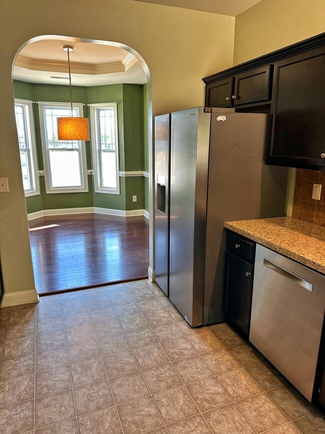 Building Photo - 908 Merlin Ct