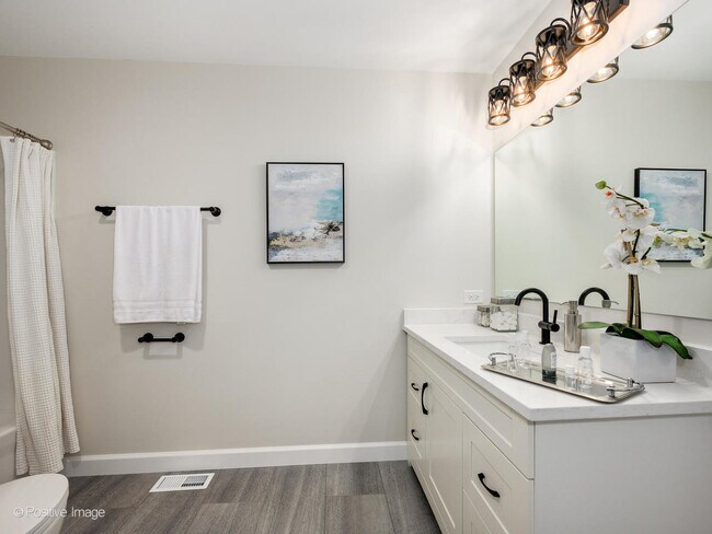 Building Photo - 5309 Pine Trails Cir