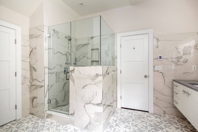 Building Photo - 48 Woodthrush Ln