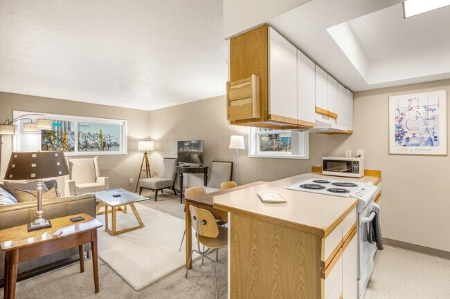 Building Photo - Downtown Anchorage Two Bedroom Two Bath (102)