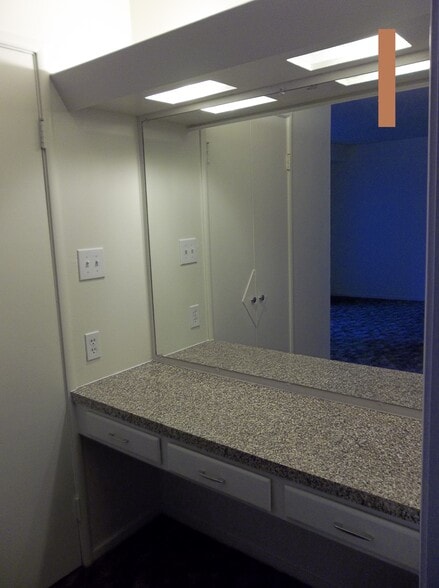 Building Photo - 1514 Lincoln Blvd