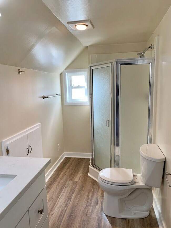 Building Photo - Remodeled 3 Bedroom Home-Duplex in Loyal Heights READY FOR MOVE IN NOW at $3875!