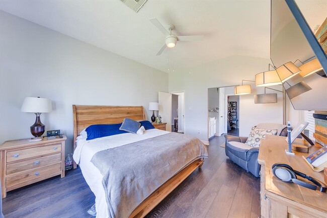 Building Photo - 15110 Diamond Way