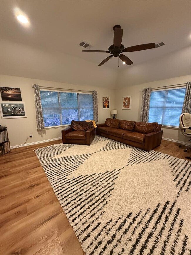 Building Photo - 11424 Lafitte Ln