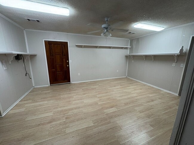 Building Photo - 1108 E 58th St