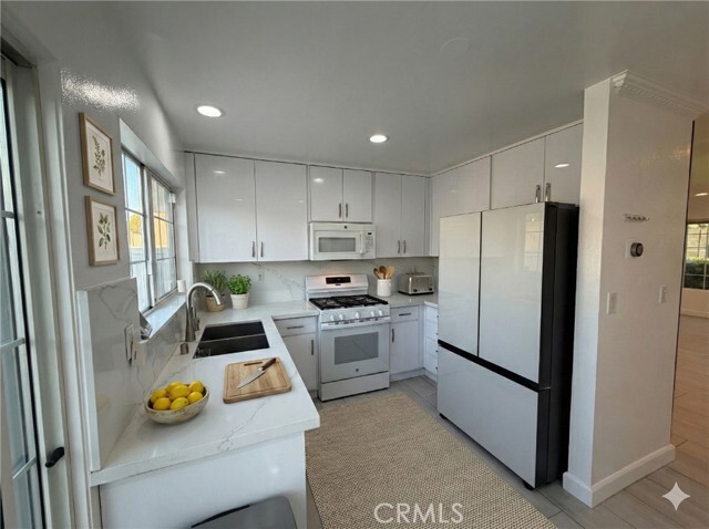 Building Photo - 19142 Haynes St