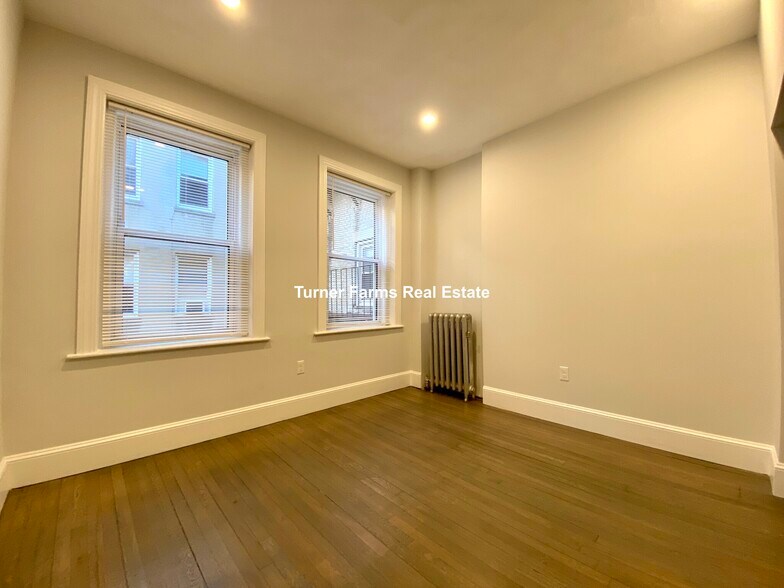 Building Photo - 63 Upland Rd