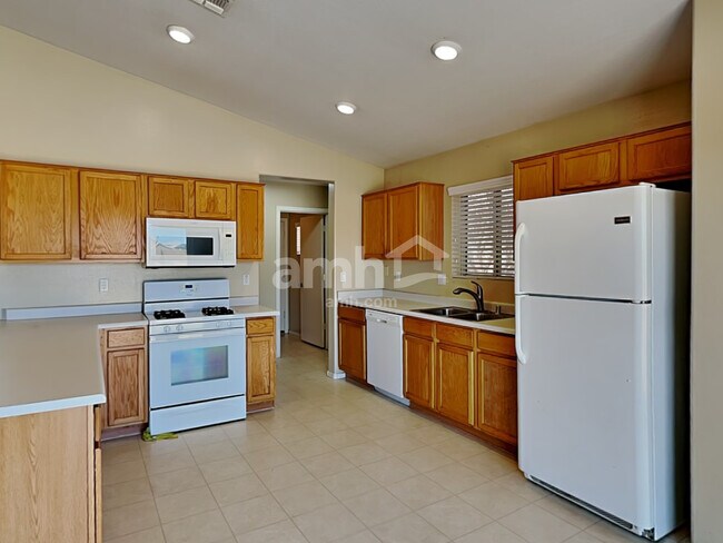 Building Photo - 12724 W Flores Dr