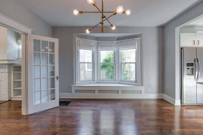 Building Photo - HOUSE FOR RENT