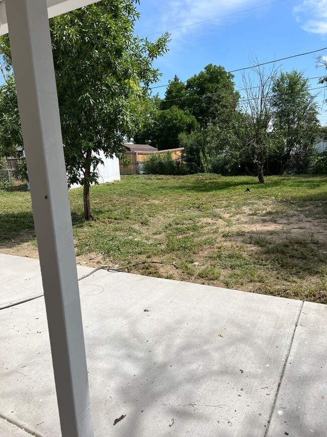 Building Photo - Rent-to-Own Ranch-Style Home in Henderson,...