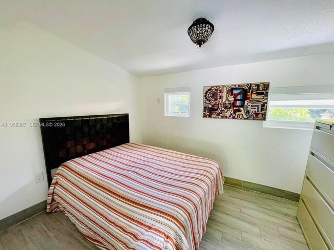 Building Photo - 12300 Old Cutler Rd