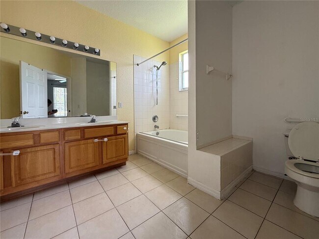Building Photo - 158 Magic Landings Blvd