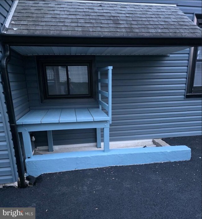 Building Photo - 514 Ryers Ave