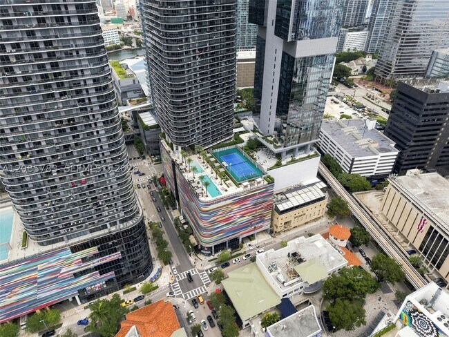 Building Photo - 801 S Miami Ave