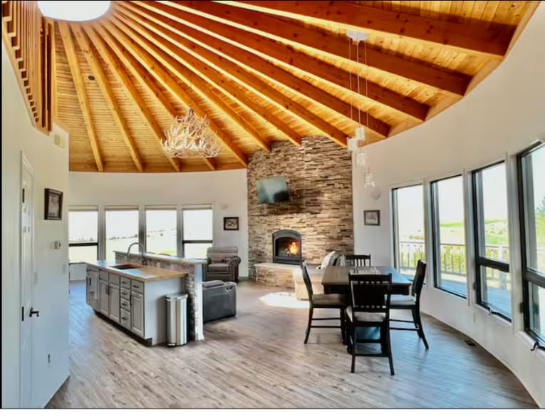 Building Photo - 60 Log Cabin Ln