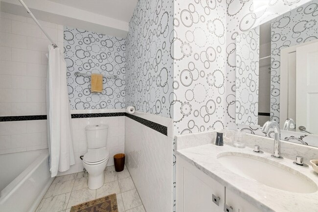 Building Photo - 410 Columbus Ave