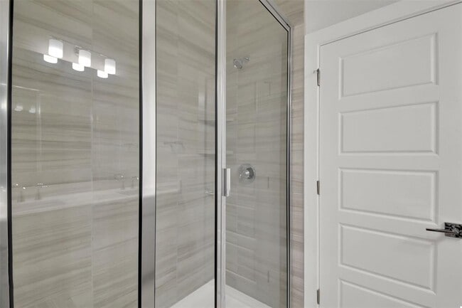 Building Photo - 208 Mirabeau Way