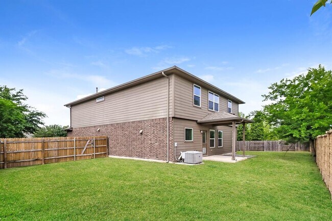 Building Photo - 9201 Sawyer Fay Ln