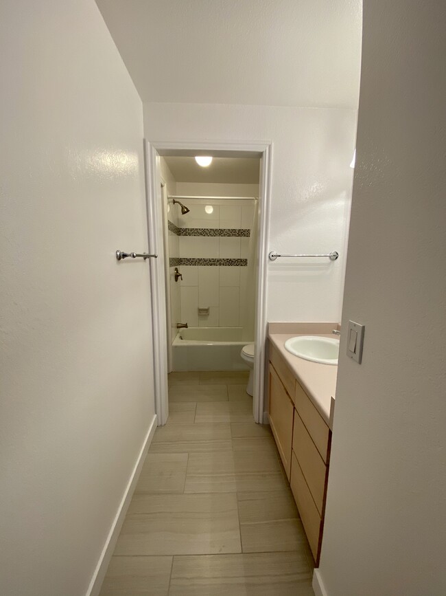 Building Photo - 6980 S Essex Court Cir
