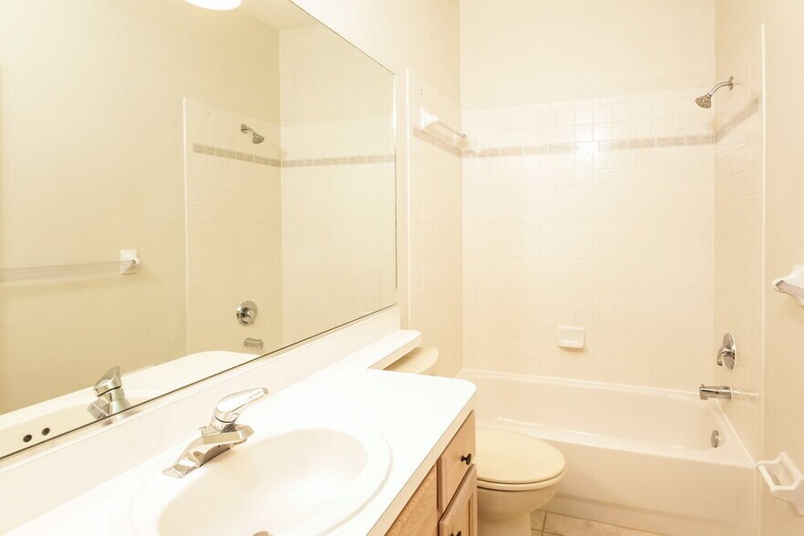 Building Photo - 12262 Hollybush Terrace