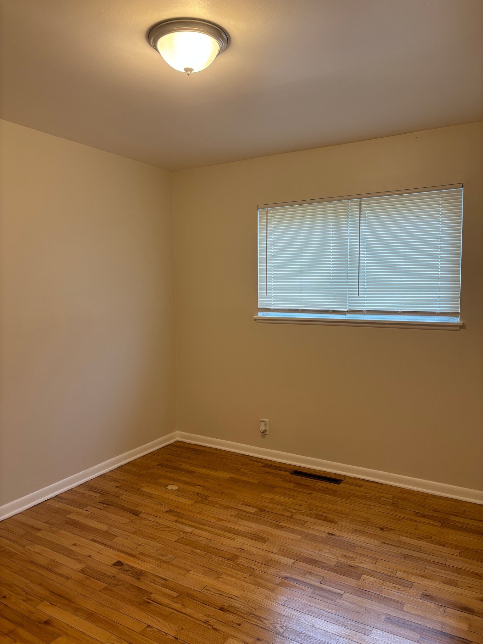 Building Photo - 1110 MacDonald Ave