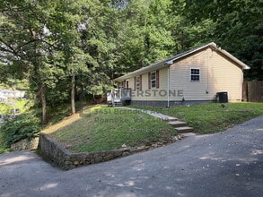 Building Photo - 1662 McCauley Ave