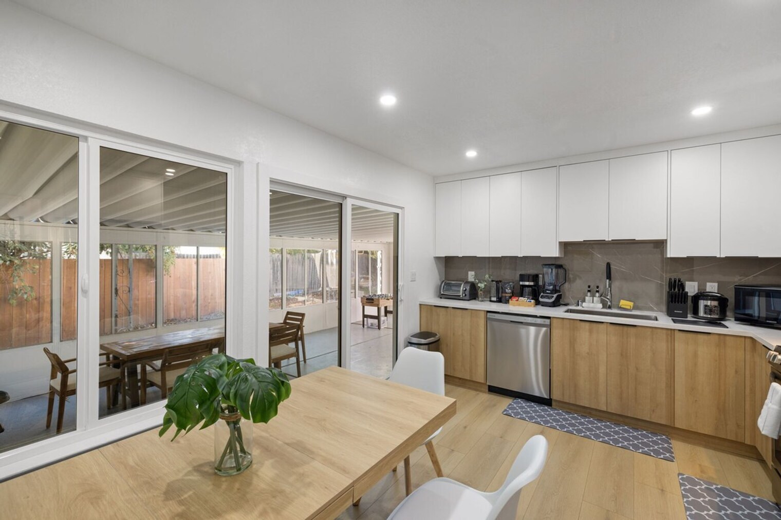 Building Photo - 1317 Donohue Dr