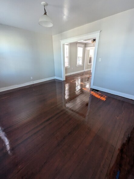 Building Photo - 1700 State St