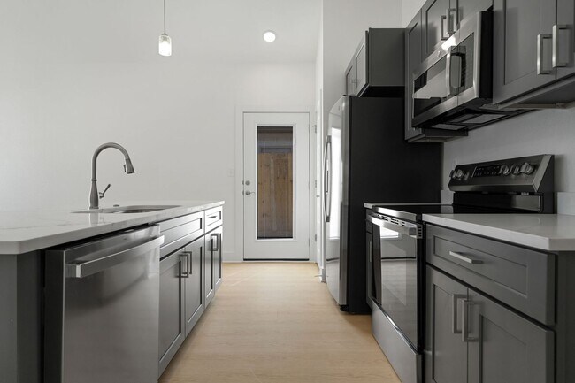 Building Photo - The Aspen at Been Road Villas 3 Bed, 2 Bath