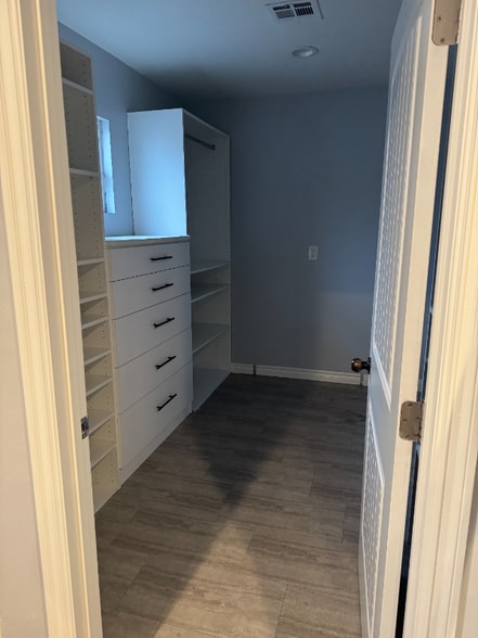 Building Photo - 1532 W 221st St