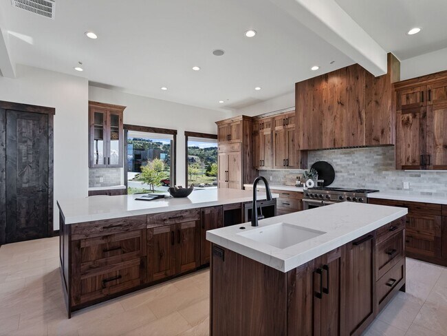 Building Photo - 1075 N Oquirrh Mountain Dr