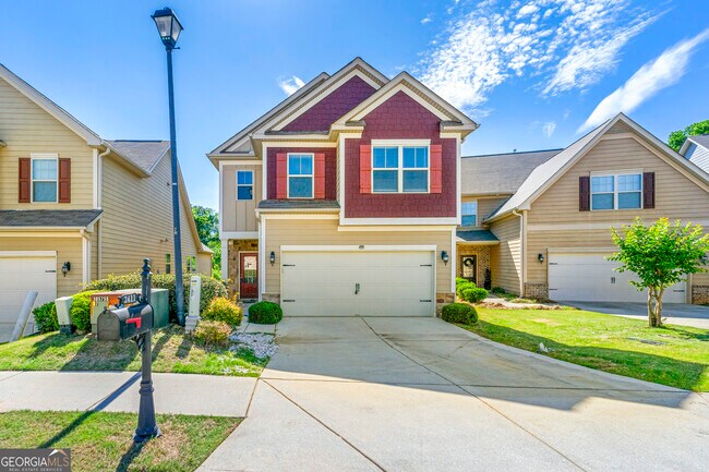 Primary Photo - 2411 Oakleaf Cir
