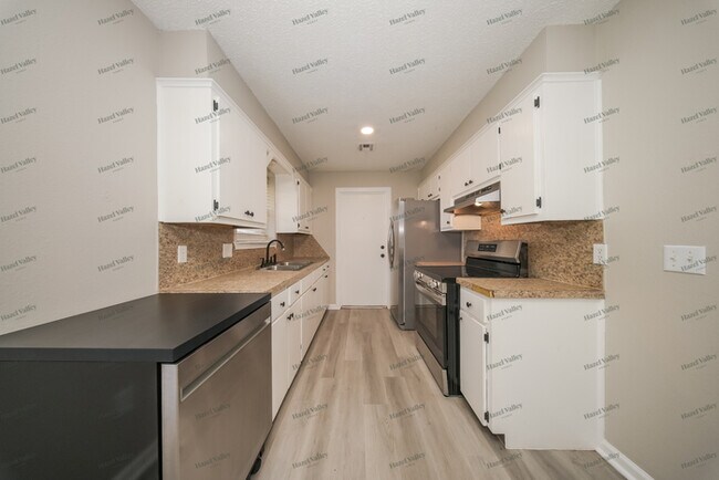 Building Photo - 20140 Timber Ridge Rd