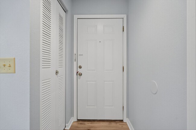 Building Photo - 10200 Belle Rive Blvd