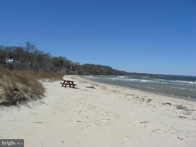 Building Photo - 1594 N Harbor Dr