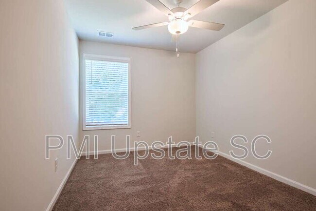 Building Photo - 650 Blossom Run
