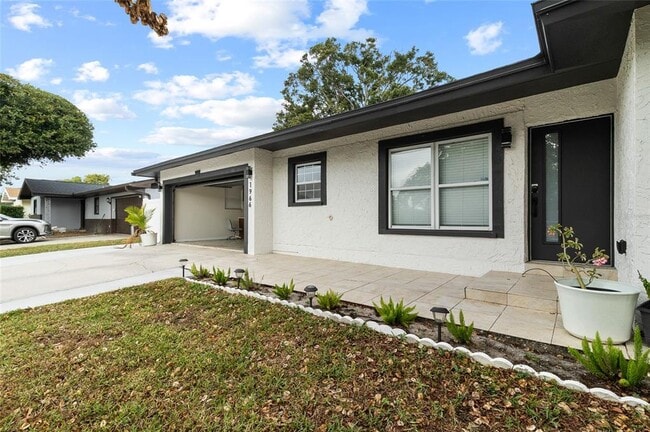 Building Photo - 1966 Sandra Dr