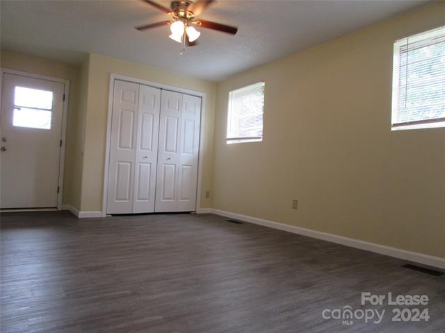 Building Photo - 307 Garfield St