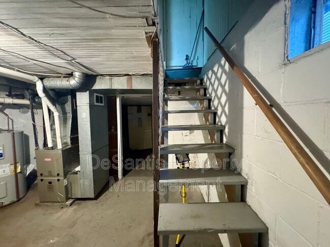 Building Photo - 474 Stang Ave