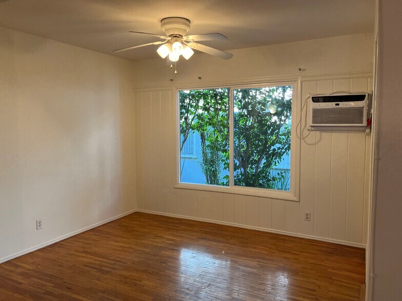 Building Photo - 5319 Radford Ave