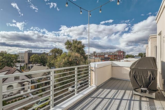 Building Photo - 2416 Eliot St