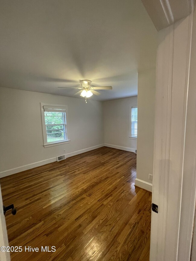Building Photo - 2417 Slay Dr