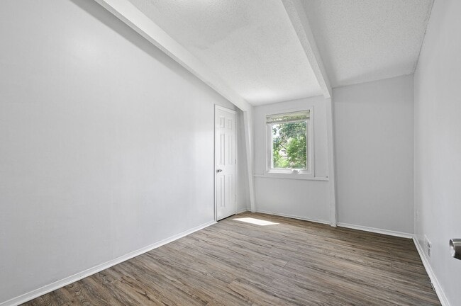 Building Photo - Single Family Home