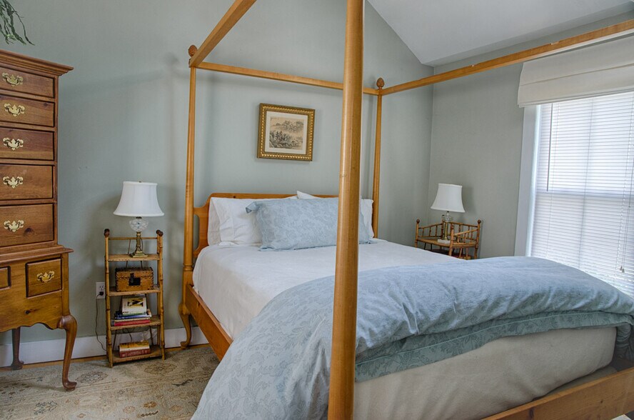 Bedroom - 142 Neal St