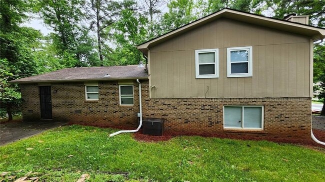 Building Photo - 4011 Pinehurst Pl