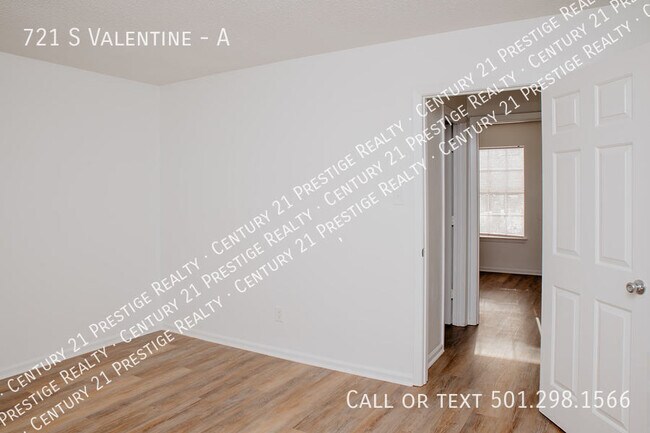 Building Photo - 721 S Valentine-A