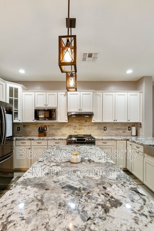 Building Photo - 3829 E Kesler Ln